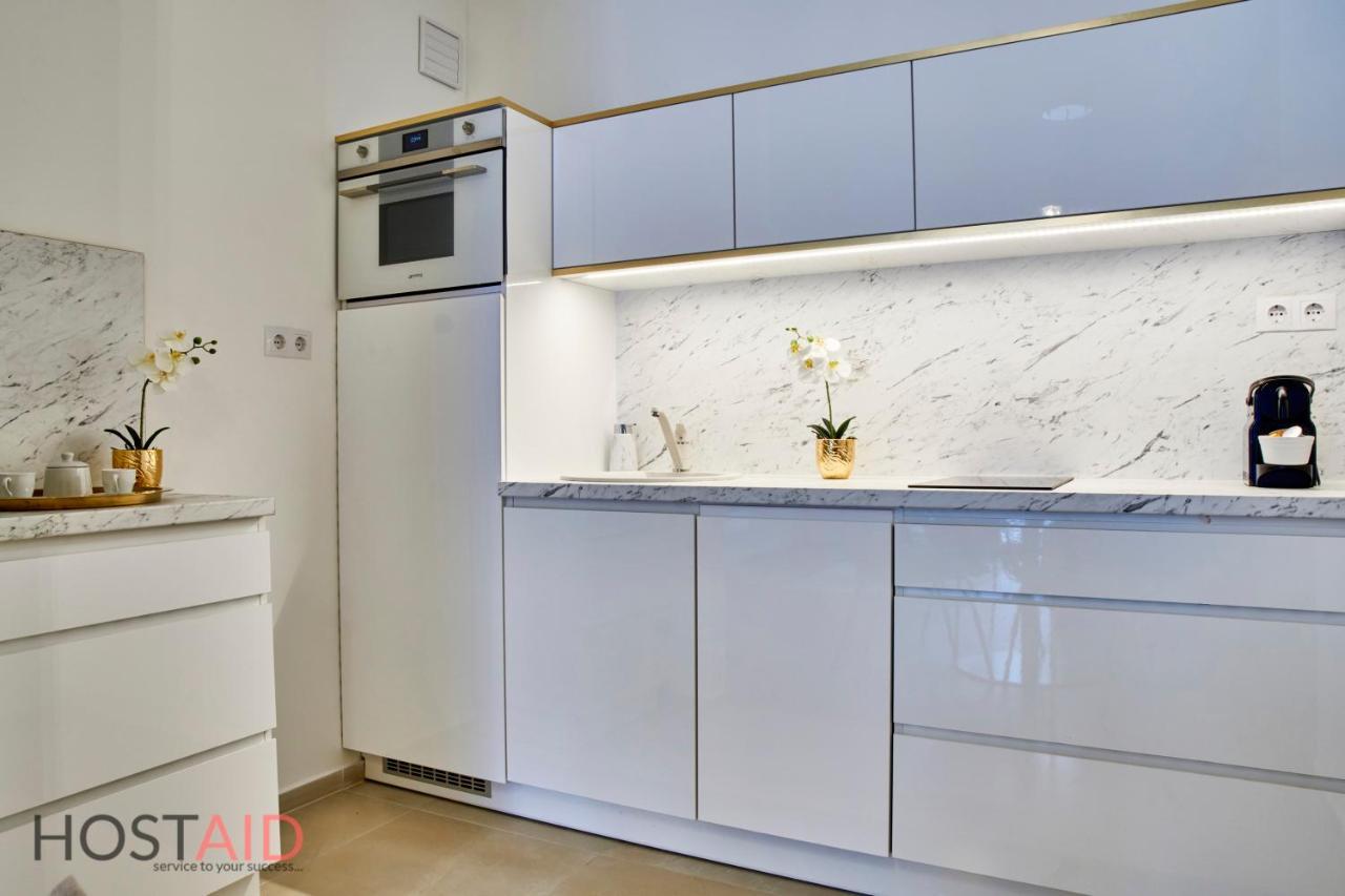 Azur Apartment - Hostaid Siófok Eksteriør bilde