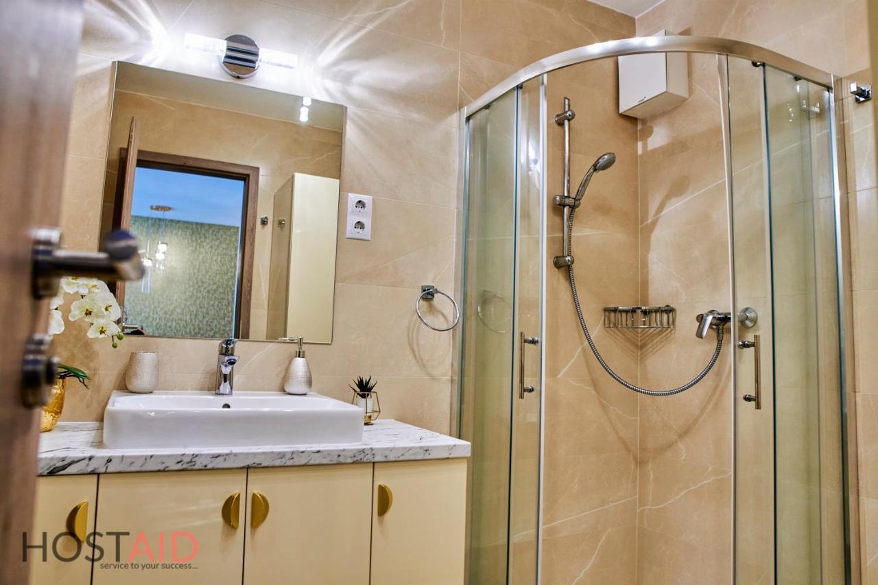 Azur Apartment - Hostaid Siófok Eksteriør bilde