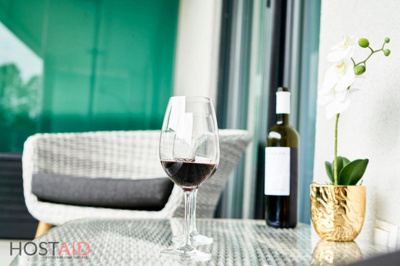 Azur Apartment - Hostaid Siófok Eksteriør bilde