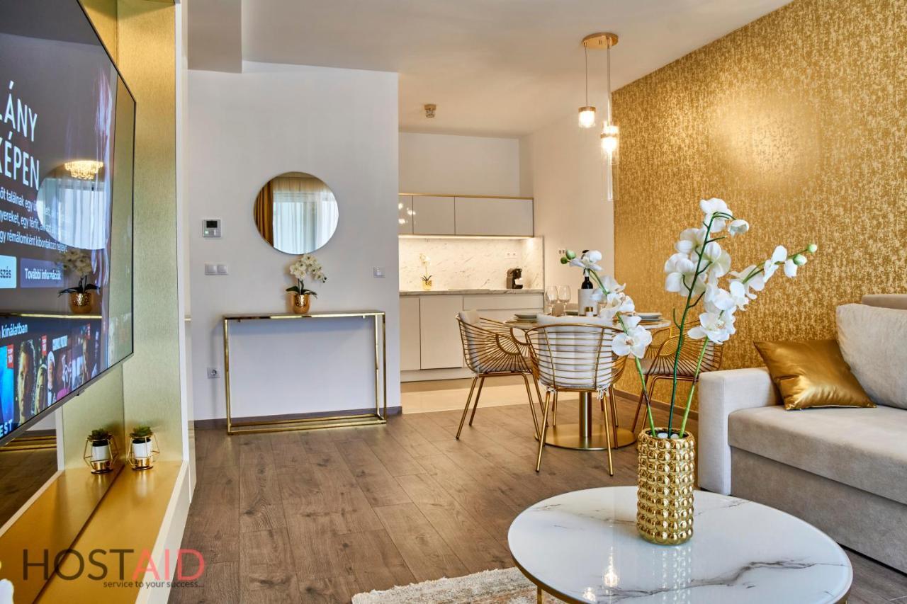 Azur Apartment - Hostaid Siófok Eksteriør bilde